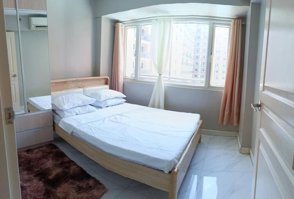 Paranaque City Monarch Parksuites - Balmoral Place מראה חיצוני תמונה