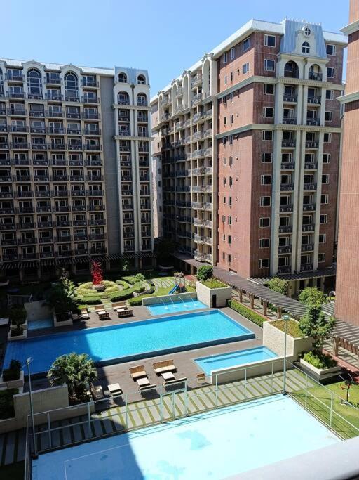 Paranaque City Monarch Parksuites - Balmoral Place מראה חיצוני תמונה